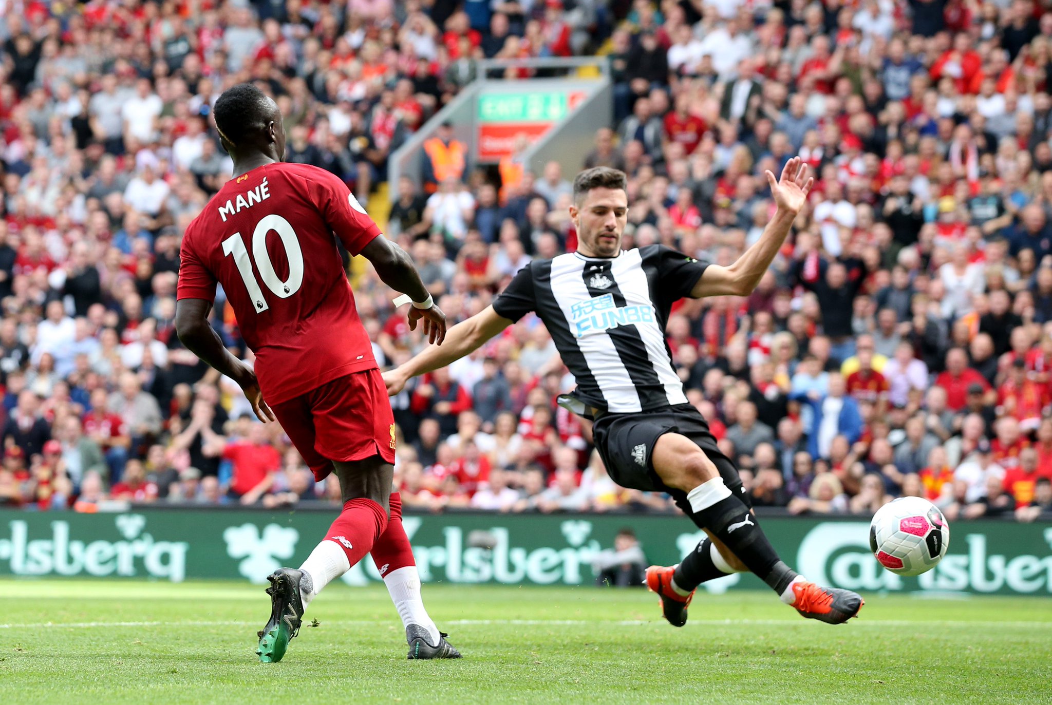 着巨大的冲 着巨大的冲